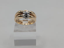 Ladies Elegant 14K Yellow Gold Ring with White Gold Prong Head, 0.10CT VS1 H Color, Sz. 5 Preowned item #249668