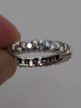 1.75 Ct Round Bar Set Diamond Eternity Wedding Band Ring in Platinum, Pre-owned item #266935b